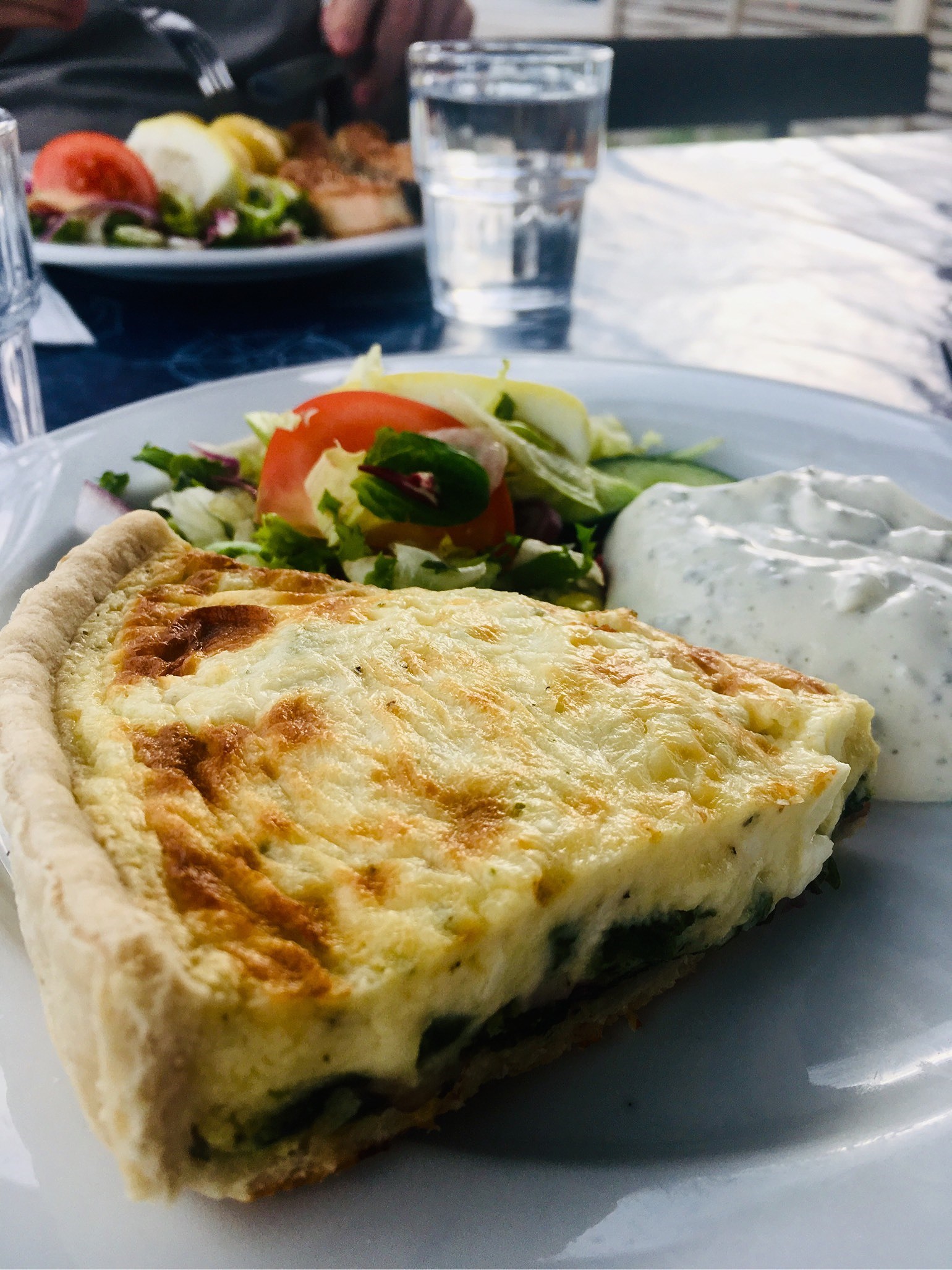 201907121620599517 - Motorstopp med en lastbil bakom