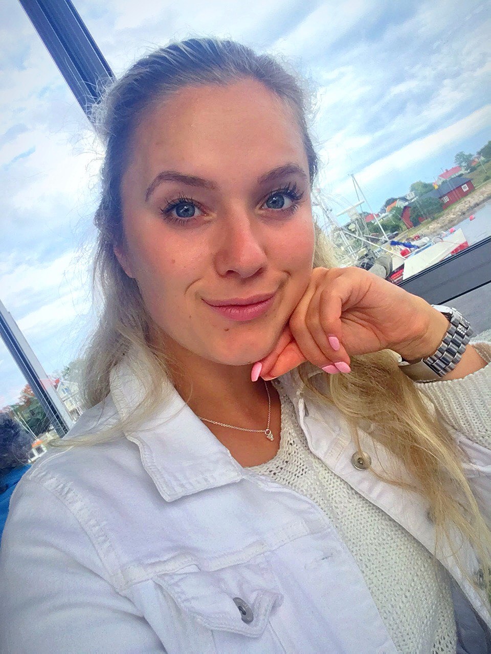 201907121621090076 - Motorstopp med en lastbil bakom