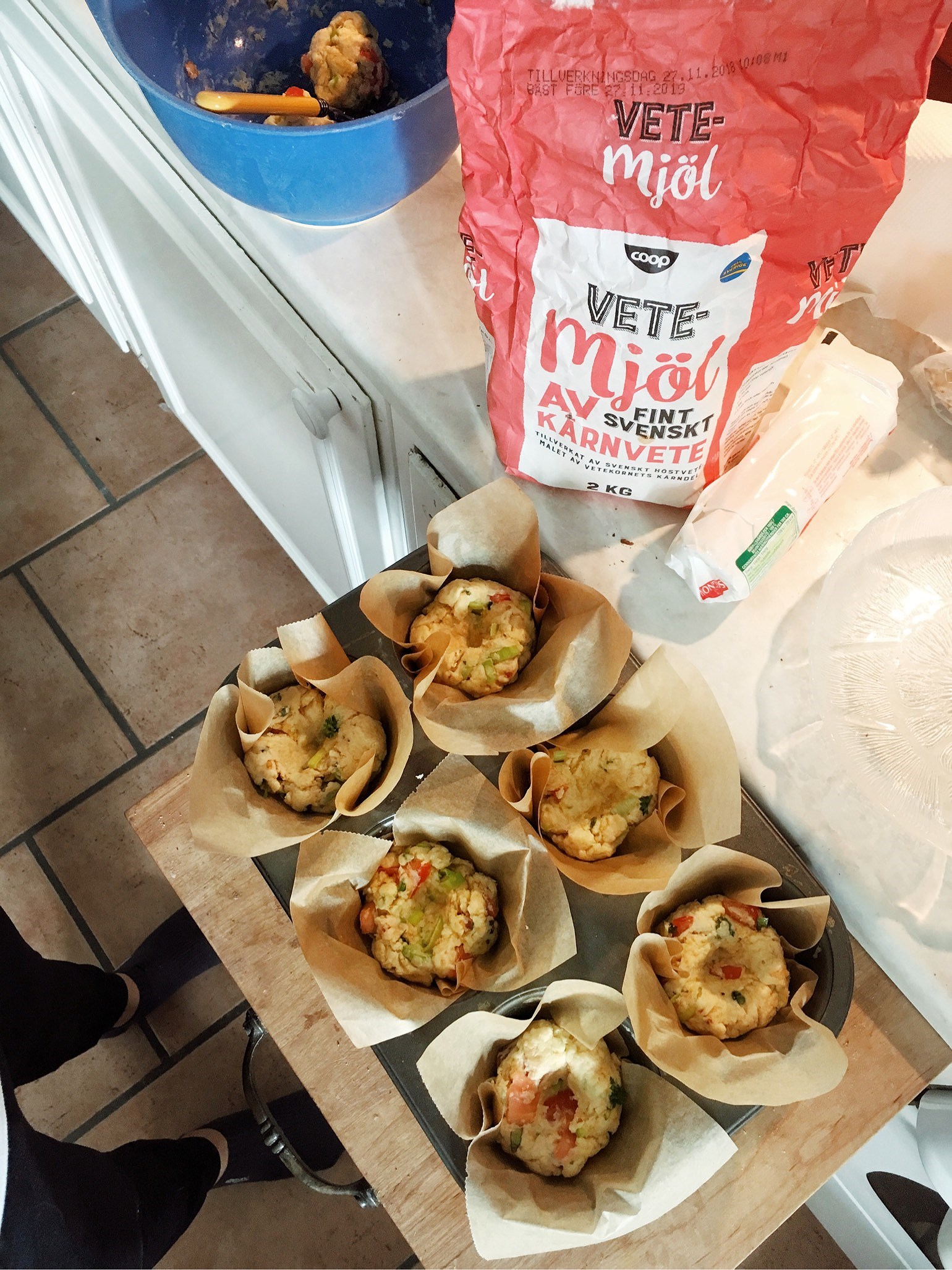 201909011512380078 - Tomat och getostmuffins till picknick