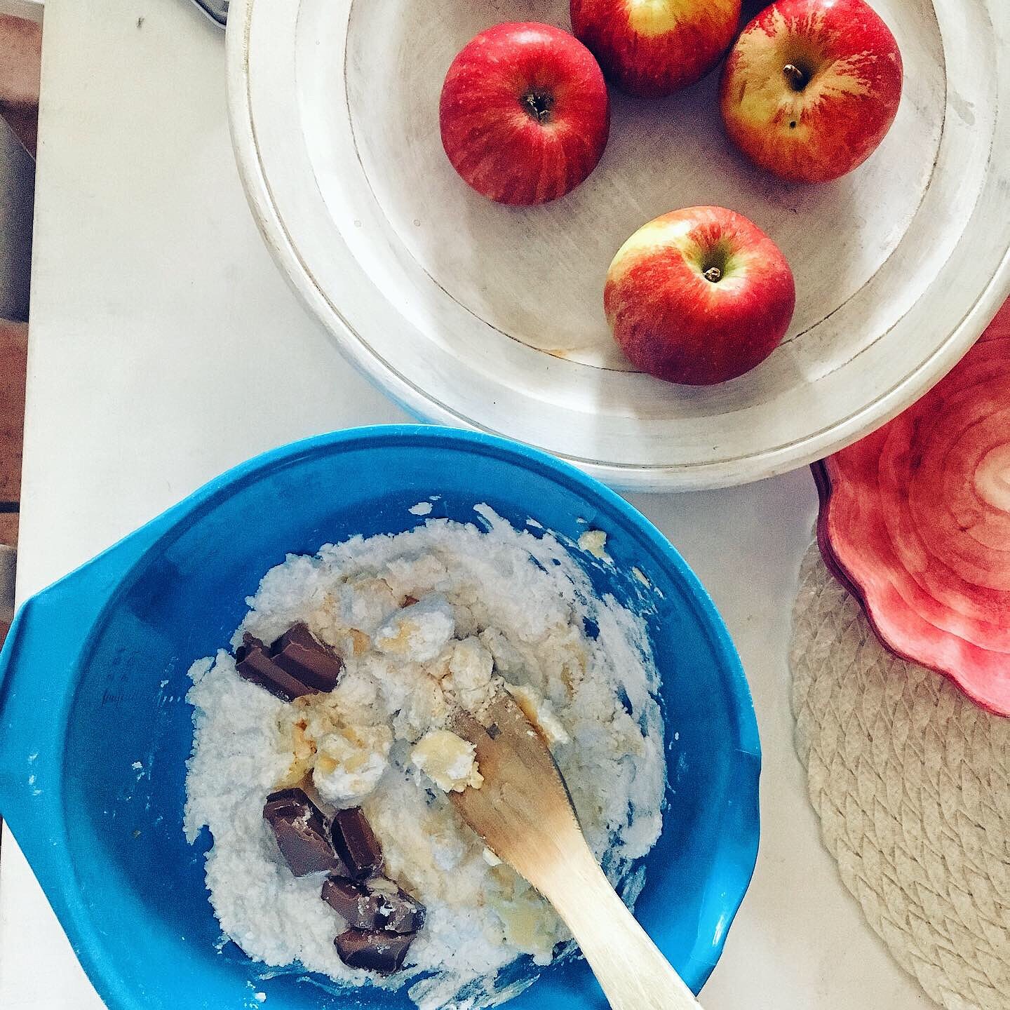 201910140513510703 - Biskvier med nougat