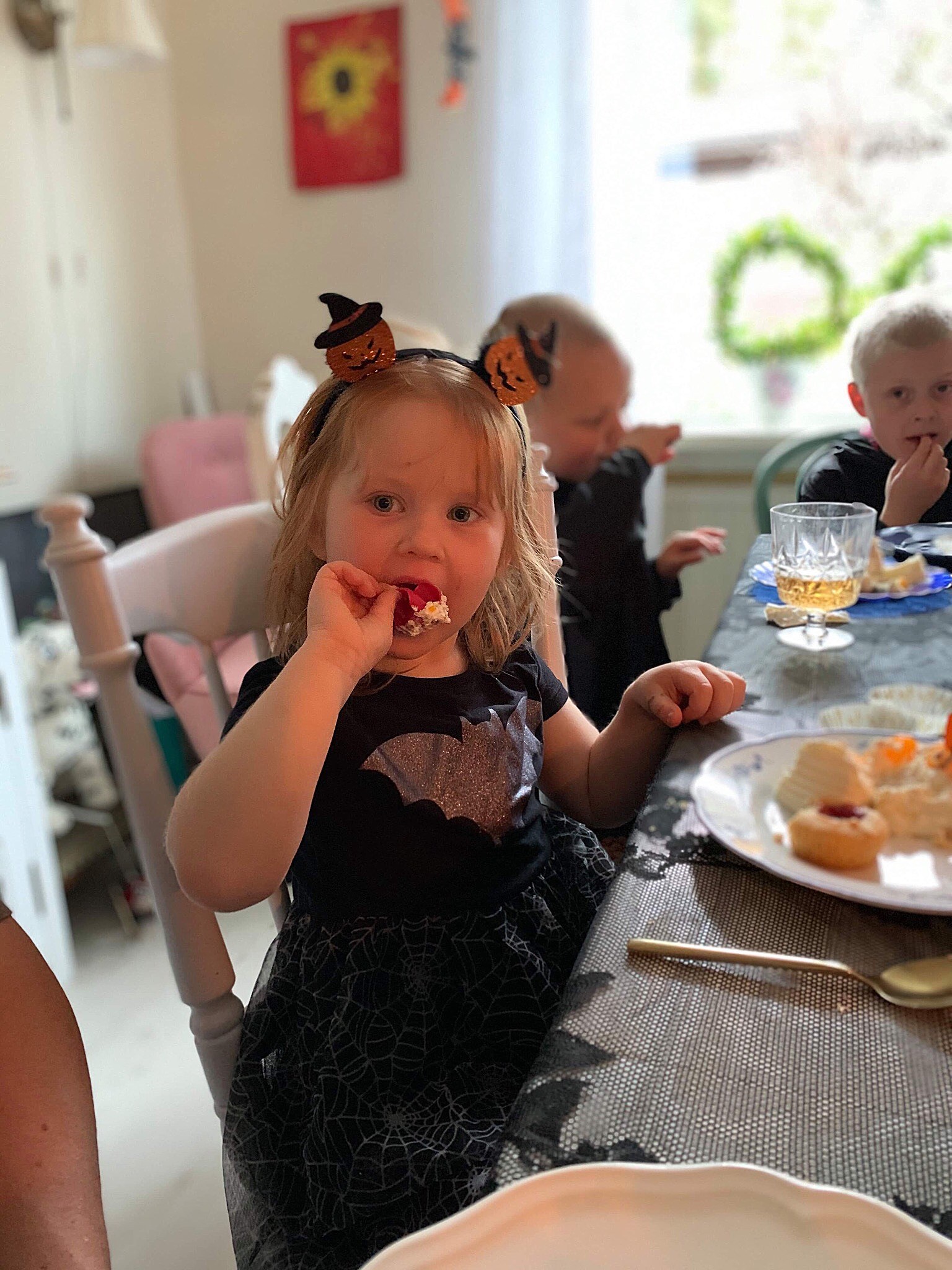 201910140514547778 - Biskvier med nougat