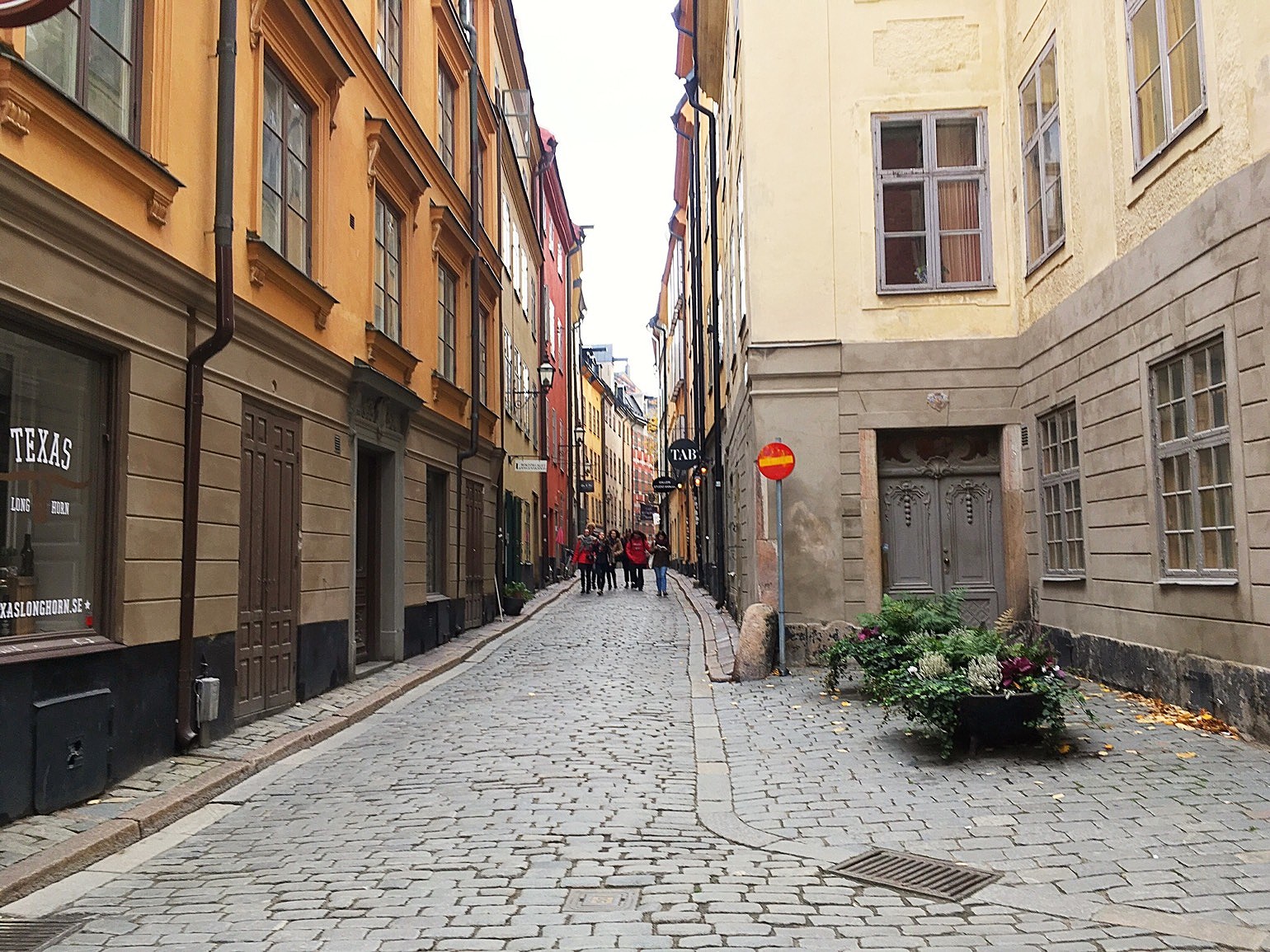 201910291451288138 - News: F blir J