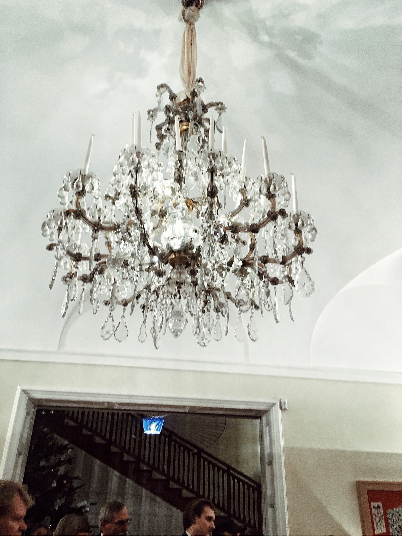 201912190557003770 - Hjärtat rusade på franska ambassaden