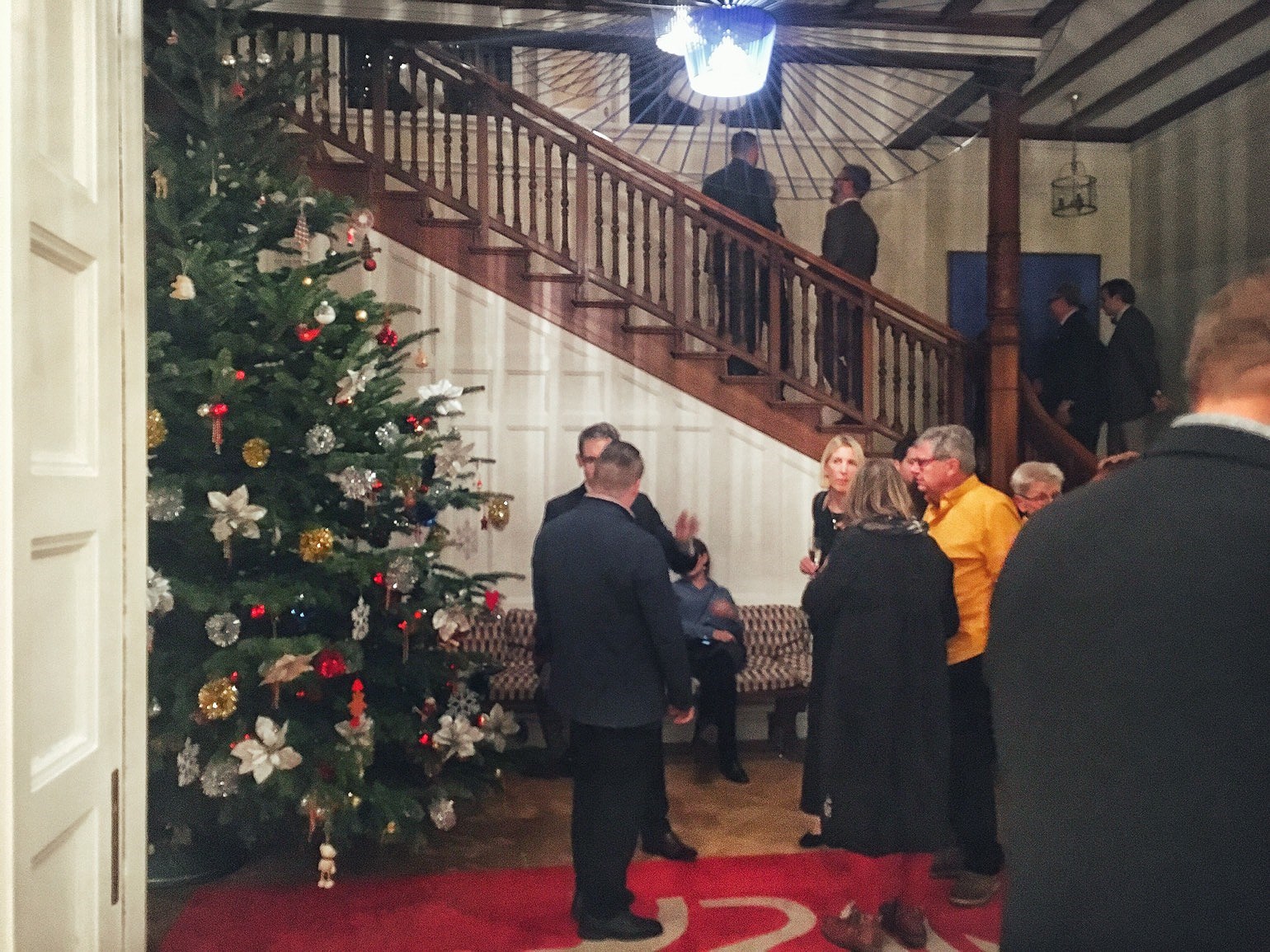 201912190557059864 - Hjärtat rusade på franska ambassaden