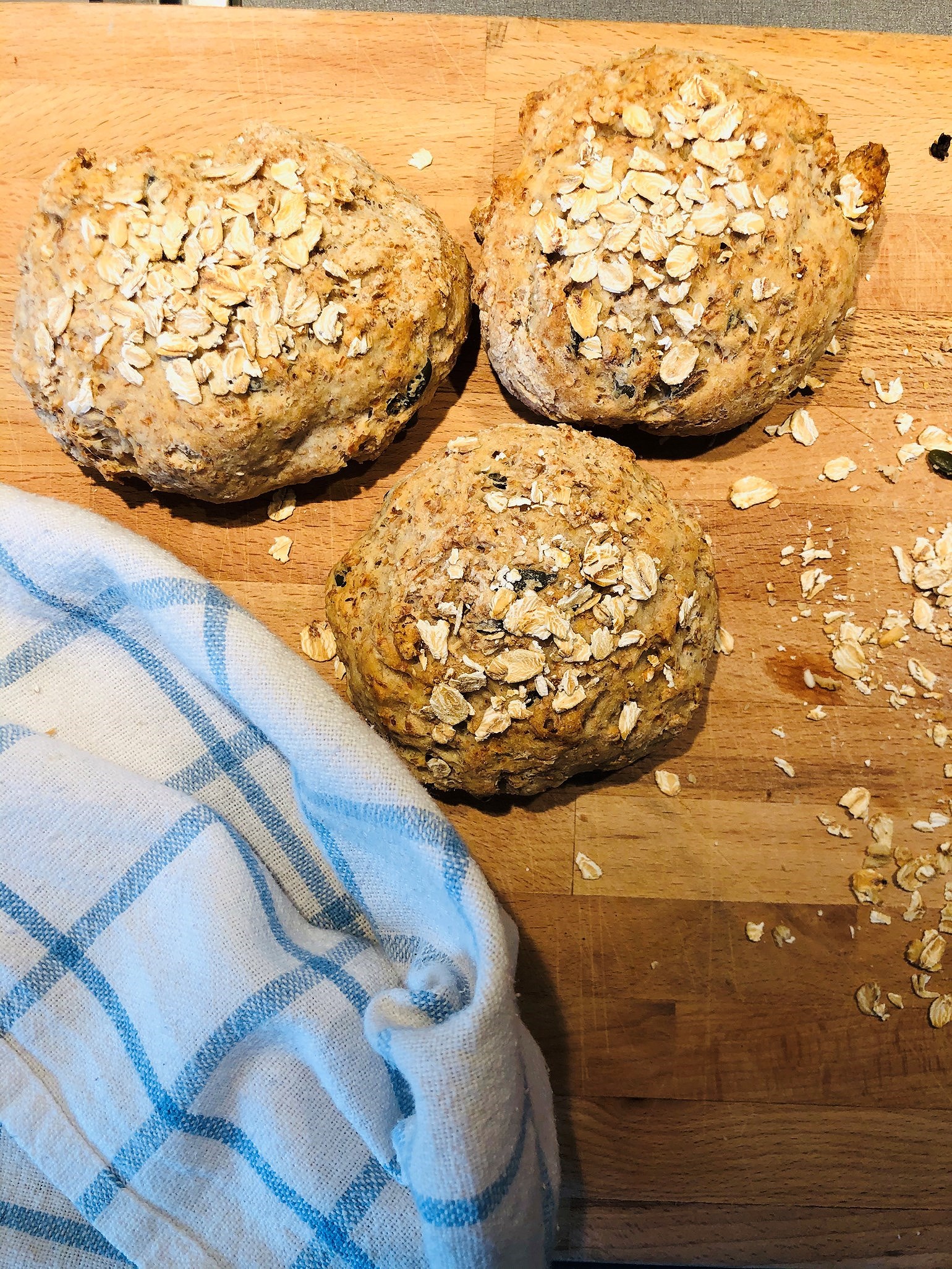 202005010729532794 - Grahamsfrallor med mandel och pumpafrön