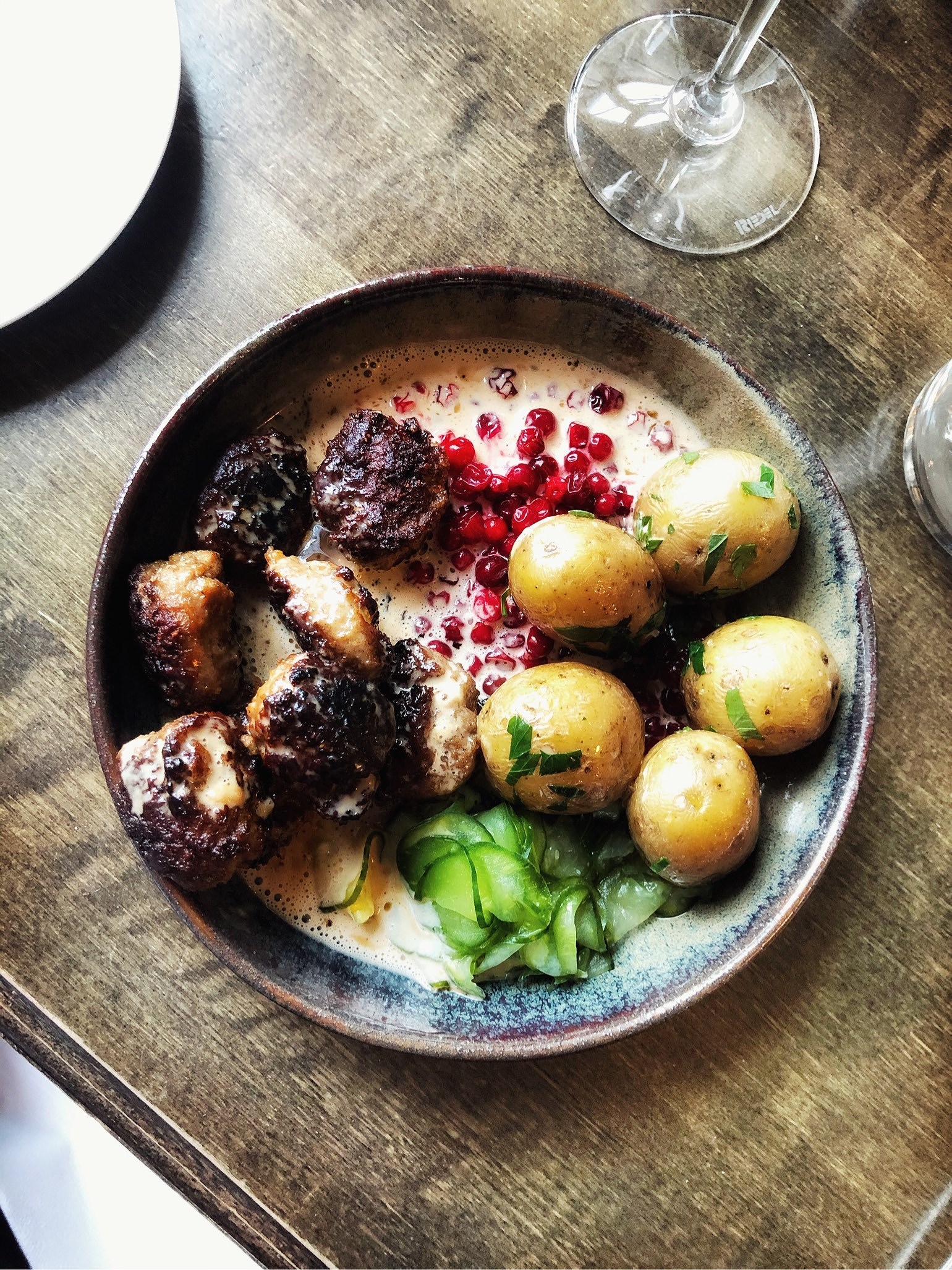 202005231430445884 - Porschen till Görvälns slott