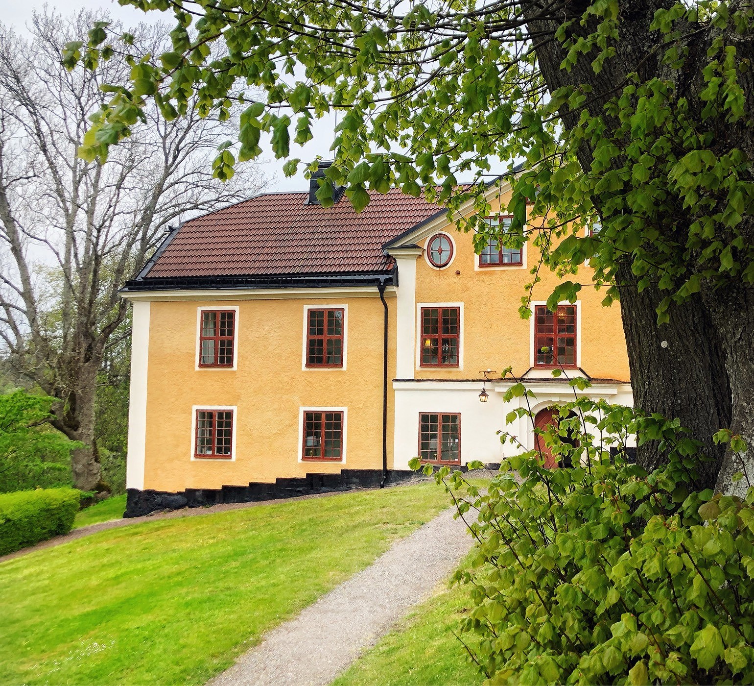 202005231430492698 - Porschen till Görvälns slott