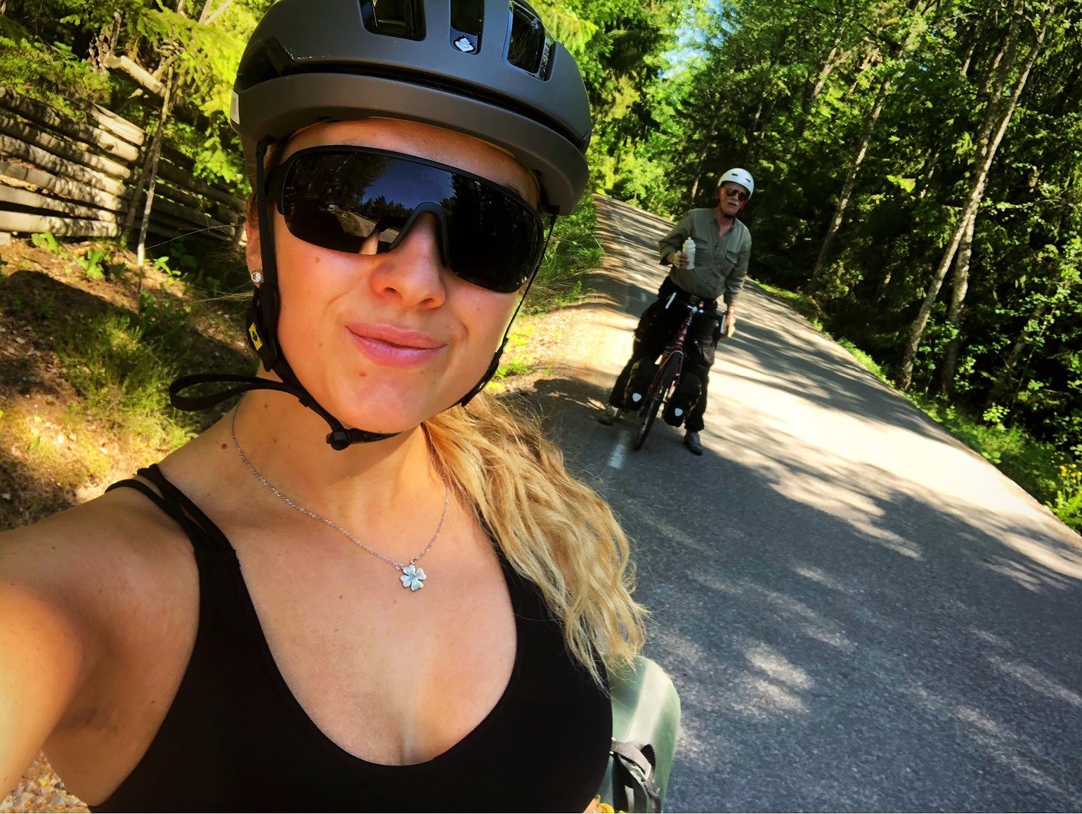 202006120624142267 - Dag 2 cykelsemester: Arbeta som författare från cykelsadeln