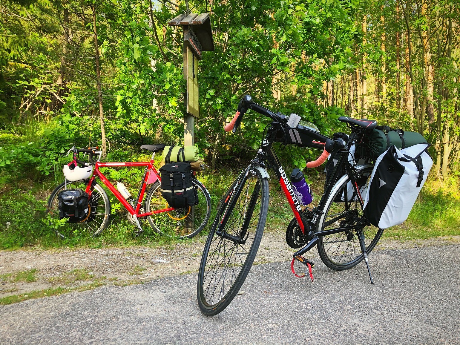 202006120624239437 - Dag 2 cykelsemester: Arbeta som författare från cykelsadeln