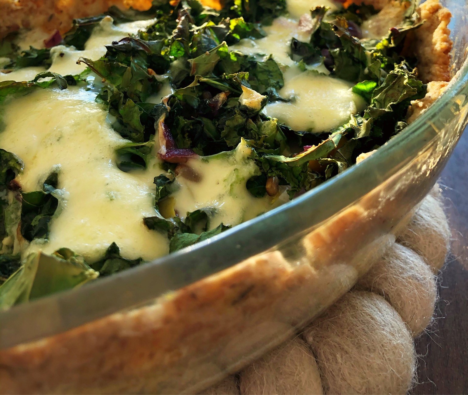 202006300431316353 - Grönkålspaj med mozzarella och solrosfrön