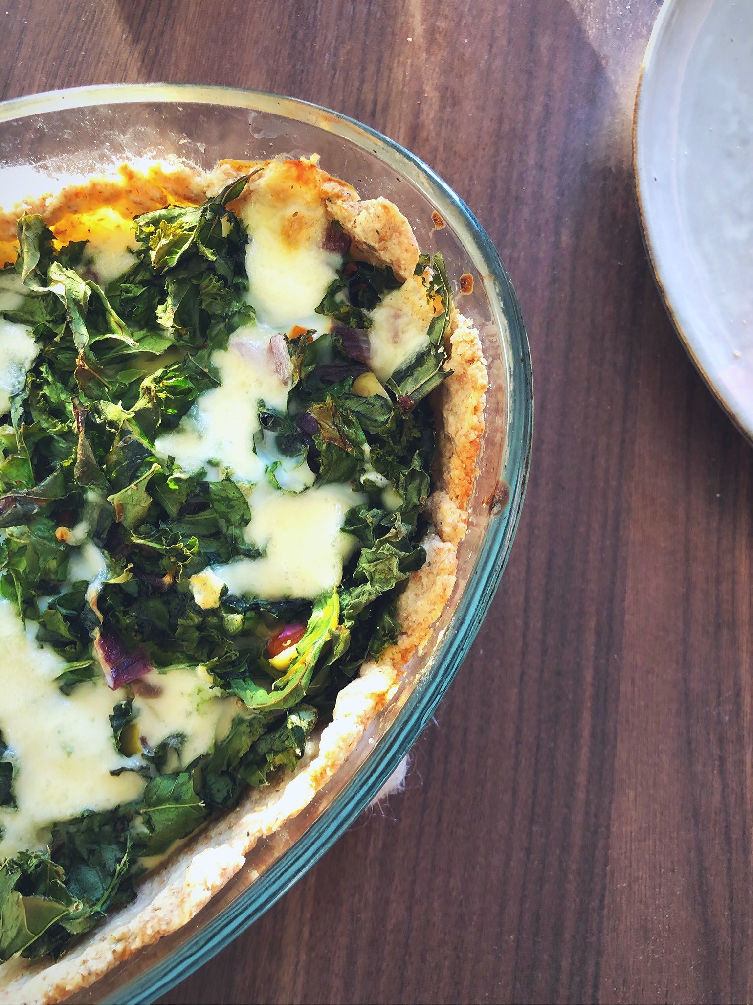 202006300431339506 - Grönkålspaj med mozzarella och solrosfrön