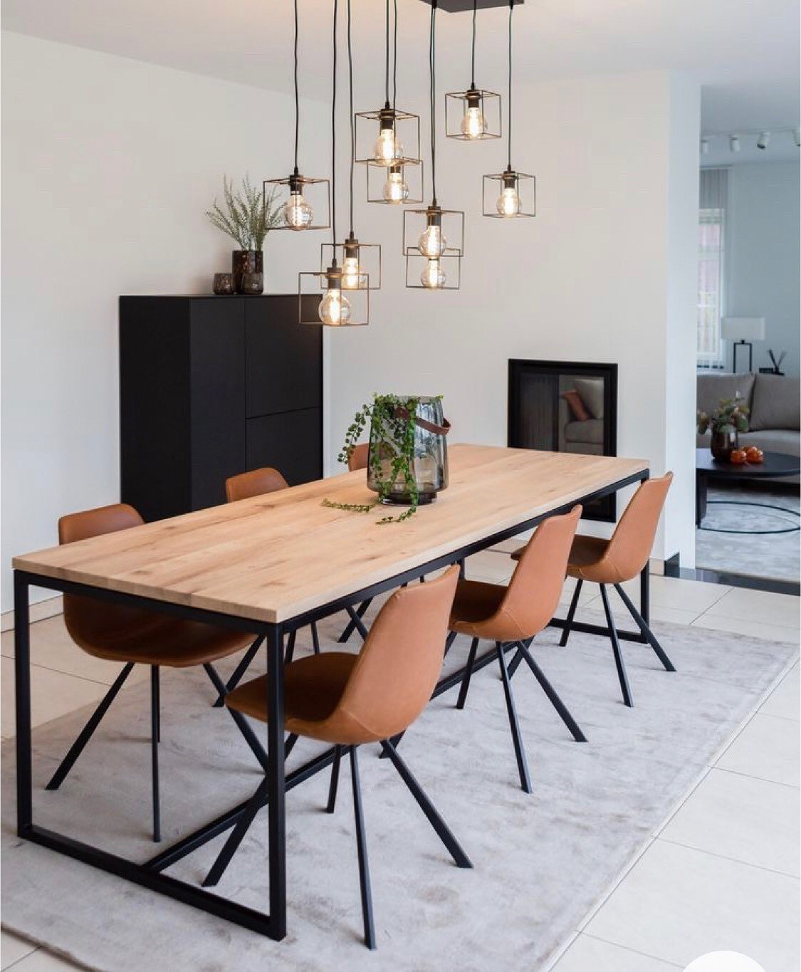 202009040542184340 - Nytt köksbord och beslutsångest