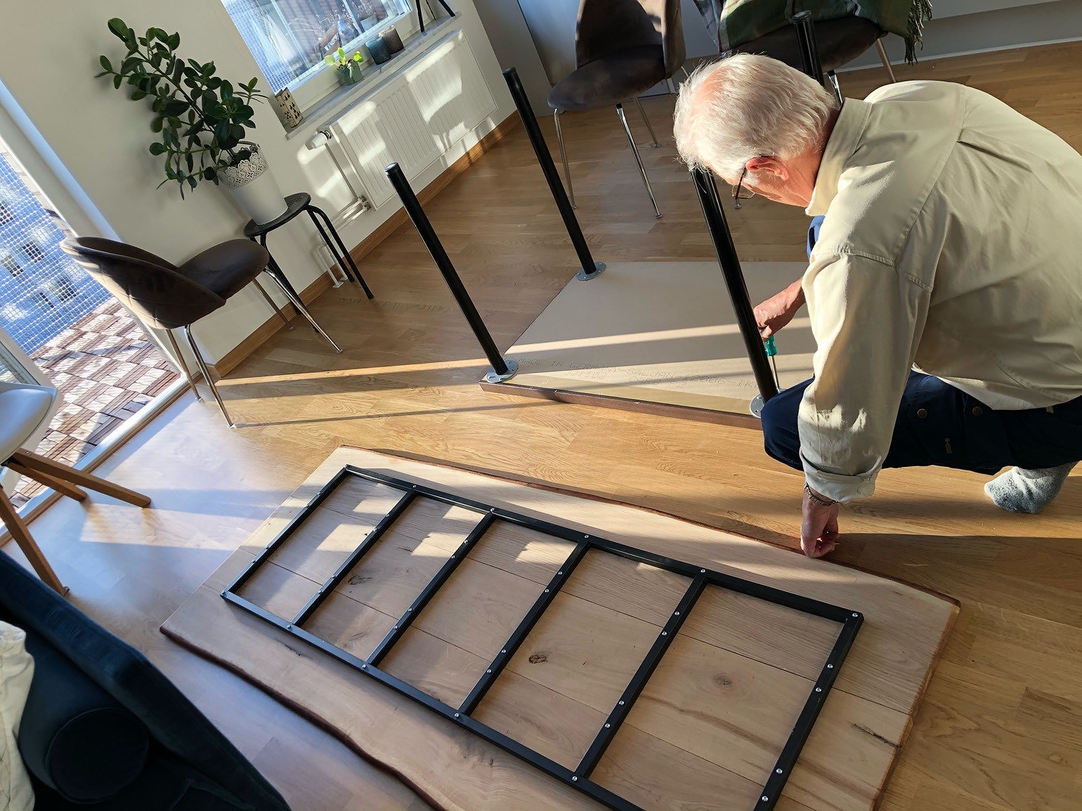 202009220530054675 - Vårt nya hemmabyggda matbord