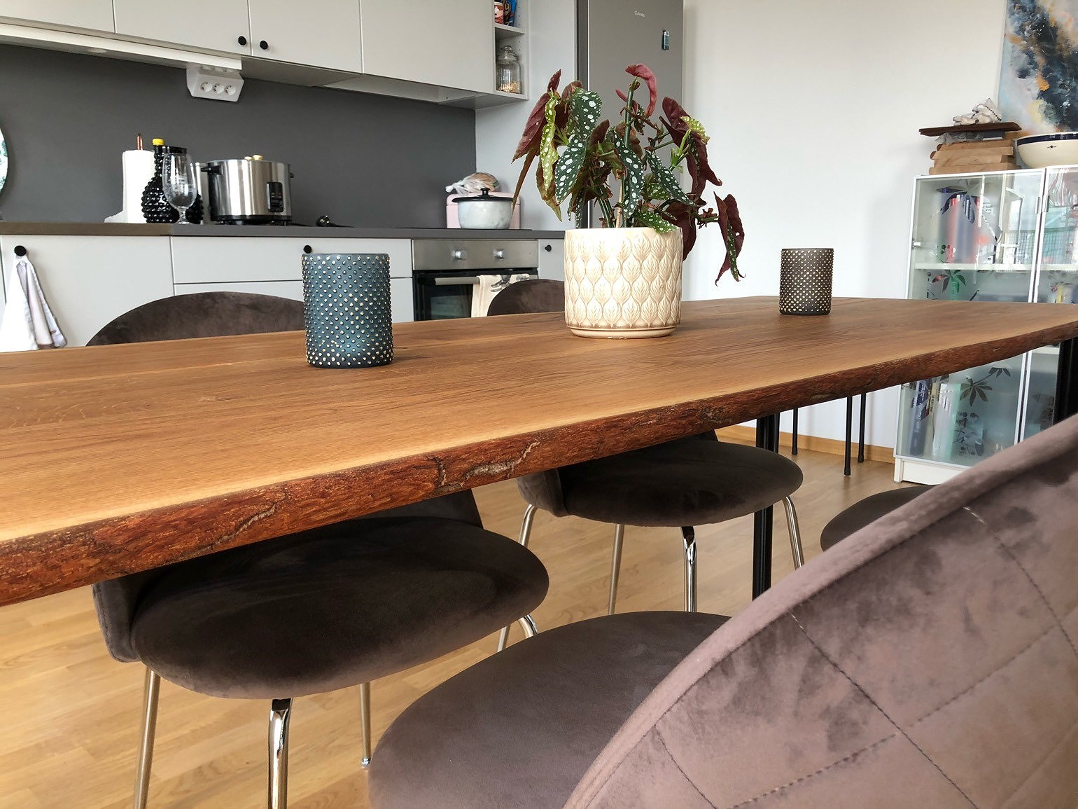 202009220530081872 - Vårt nya hemmabyggda matbord