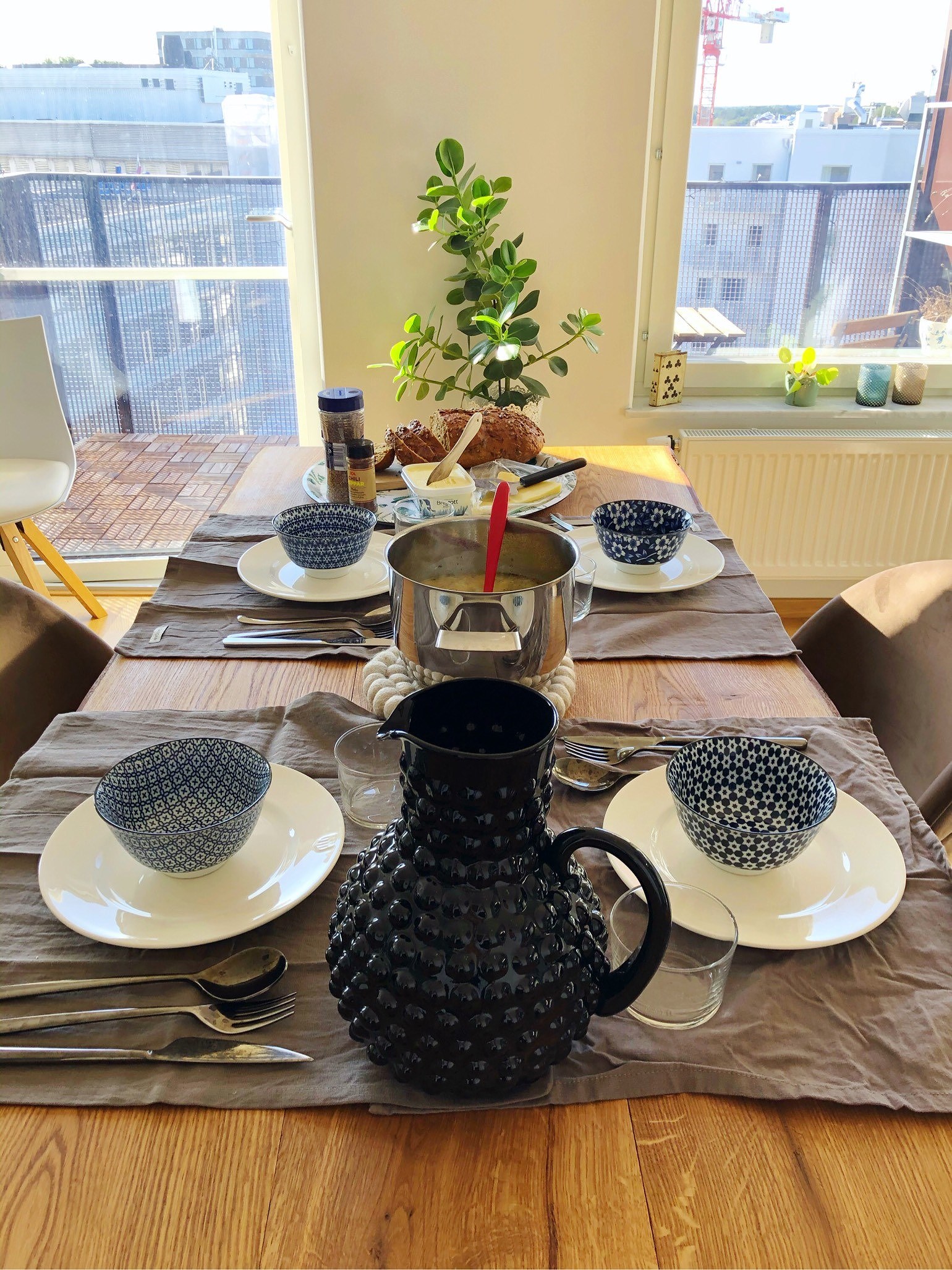 202009220530133468 - Vårt nya hemmabyggda matbord