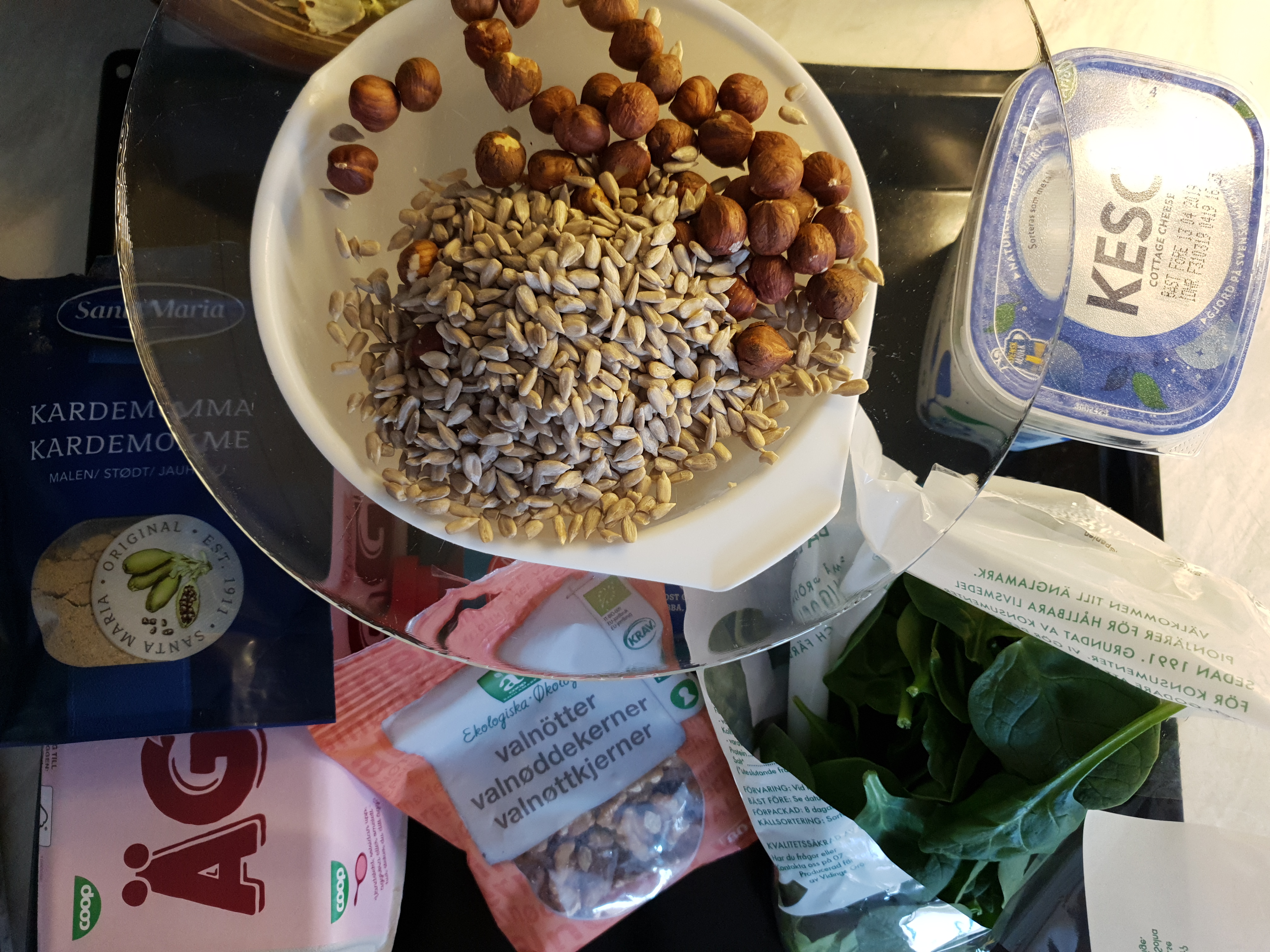 20190410_094145 - Keso /  kardemumma nötbröd. Glutenfritt och Low carb. SUPER gott.