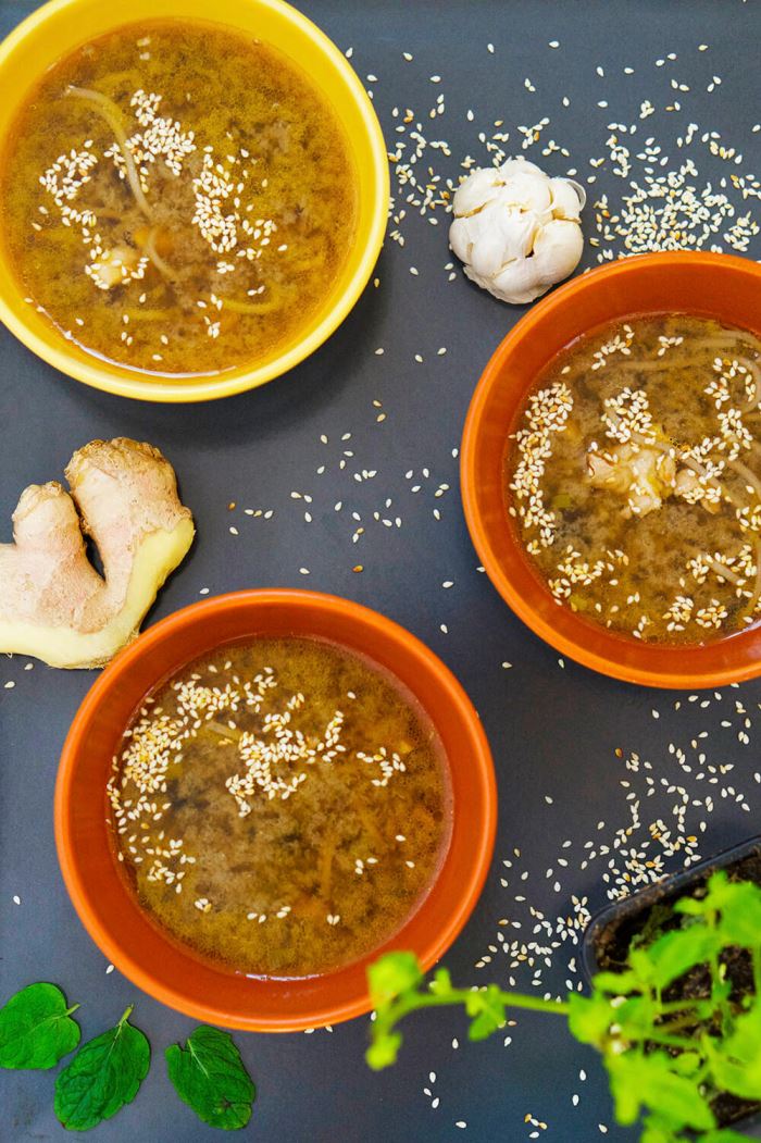 Asiatisk ramensoppa med kyckling och nudlar