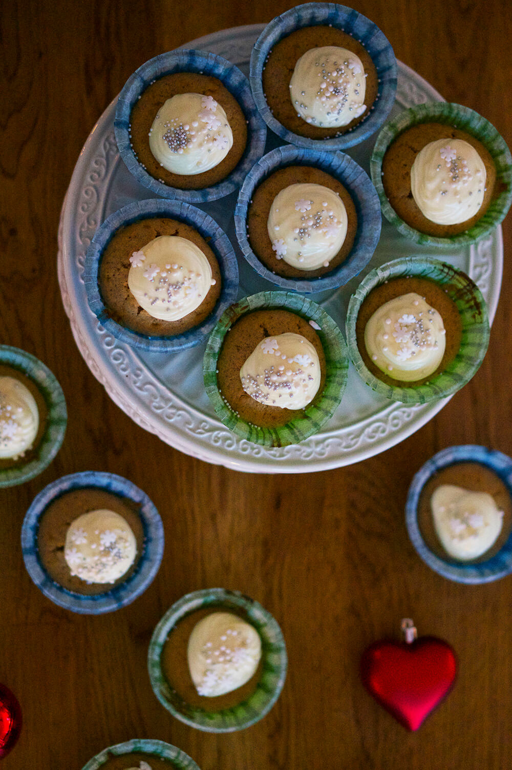 Pepparkaksmuffins med glasyr recept