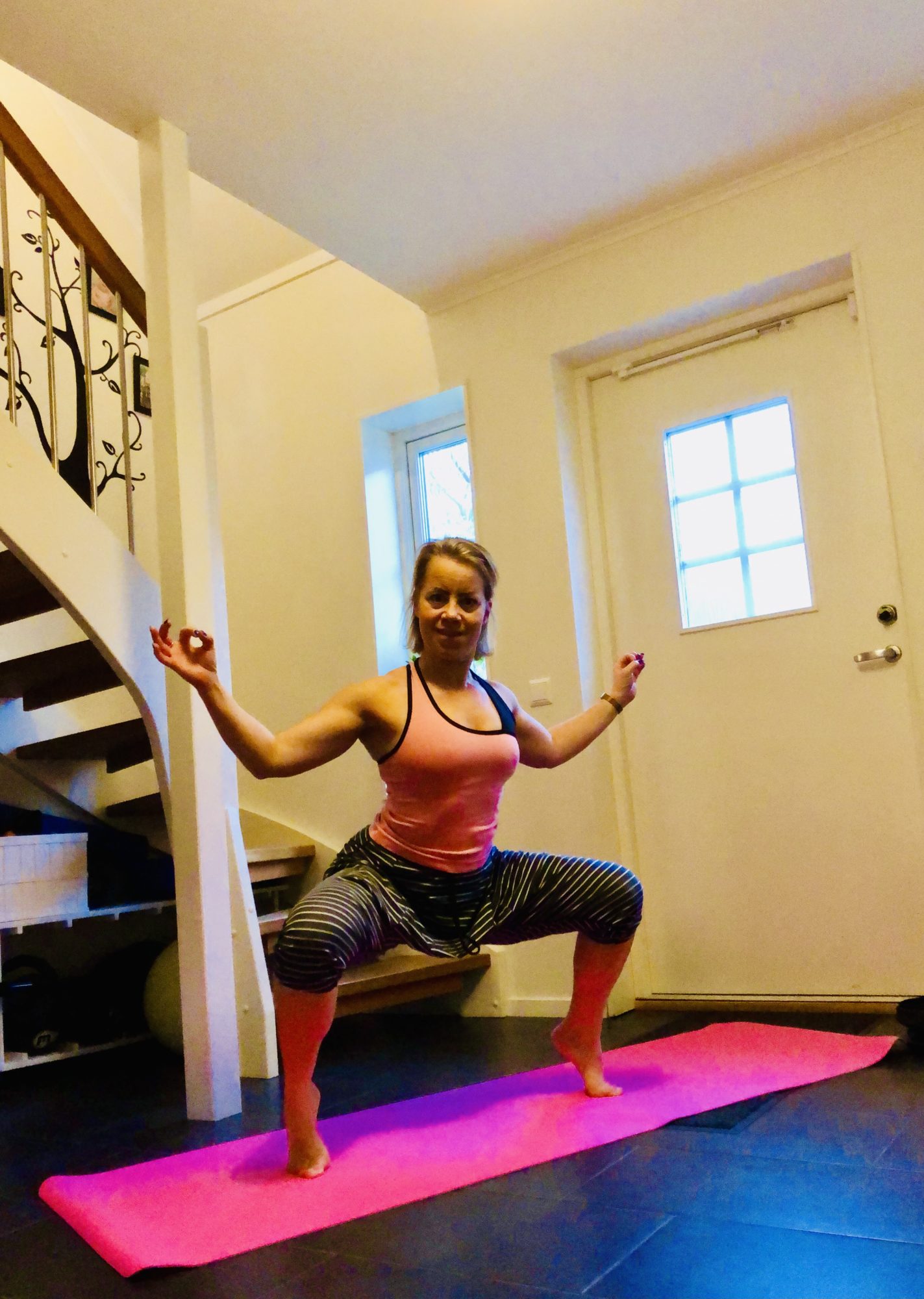 Yoga hemma i hallen