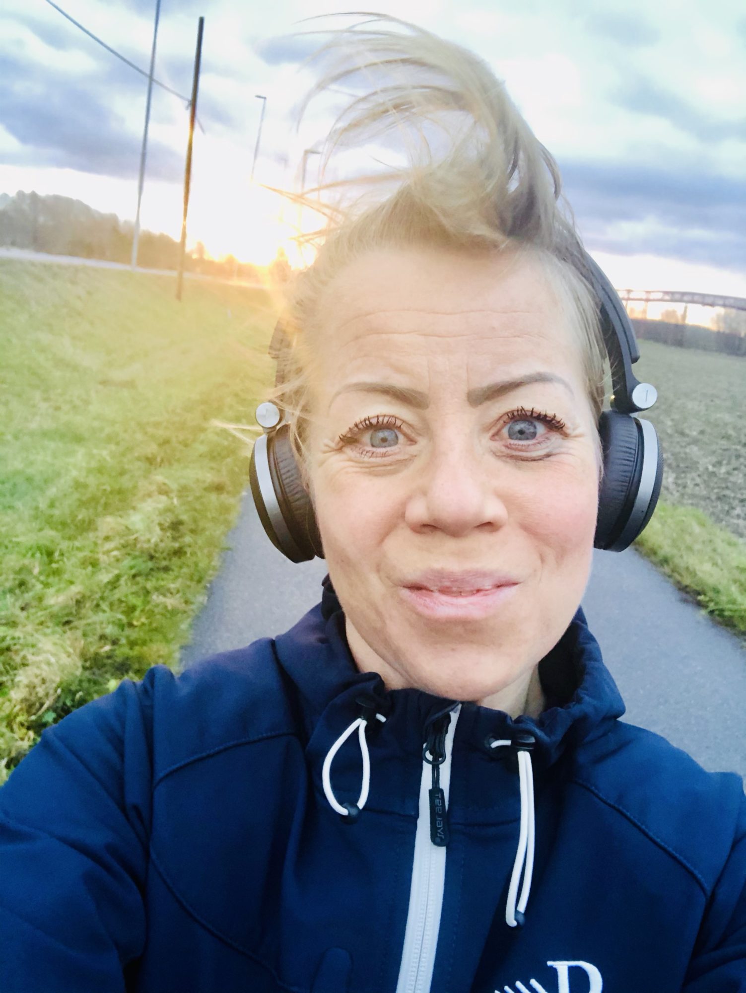 Karin Axelsson ute på promenad