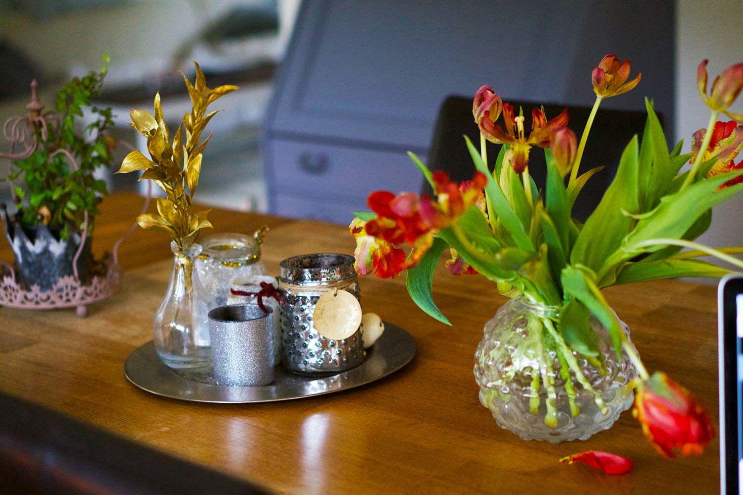 Tulpaner på hemmakontoret