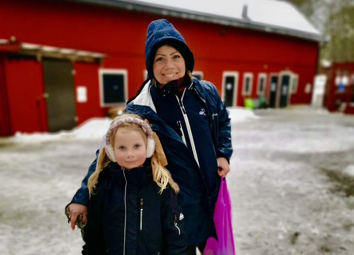 654634EE-6E7E-4465-9334-1AAFA0304889 - Corona utomhus