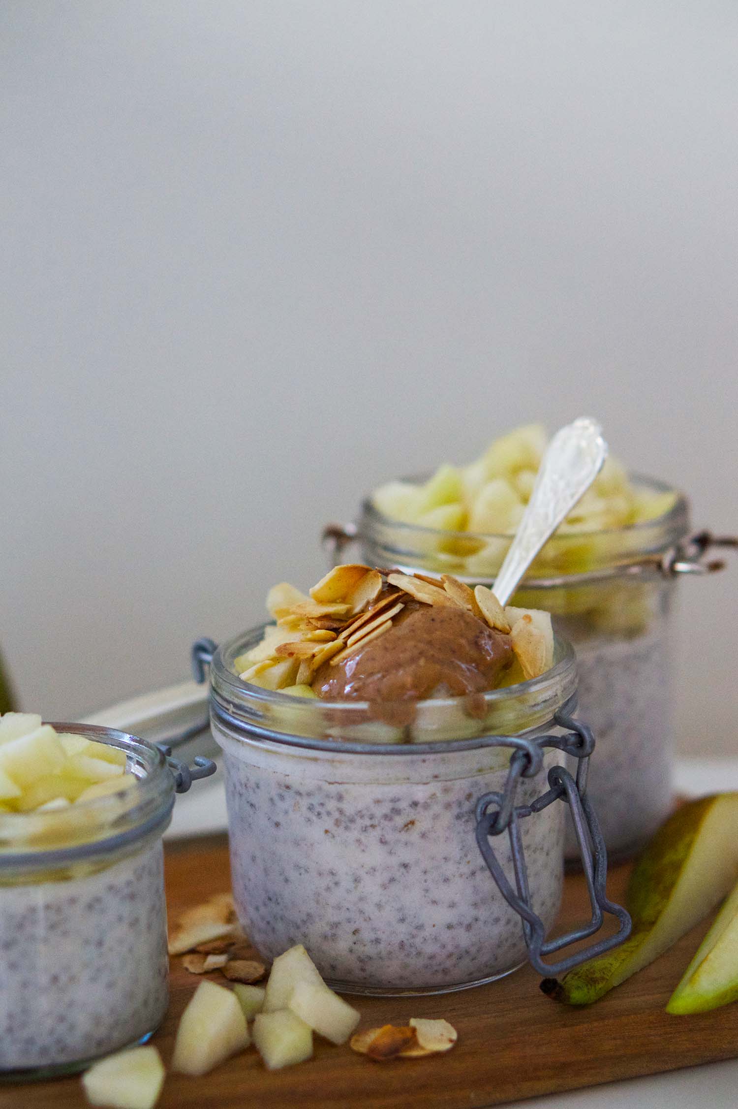 Chiapudding päron och mandel