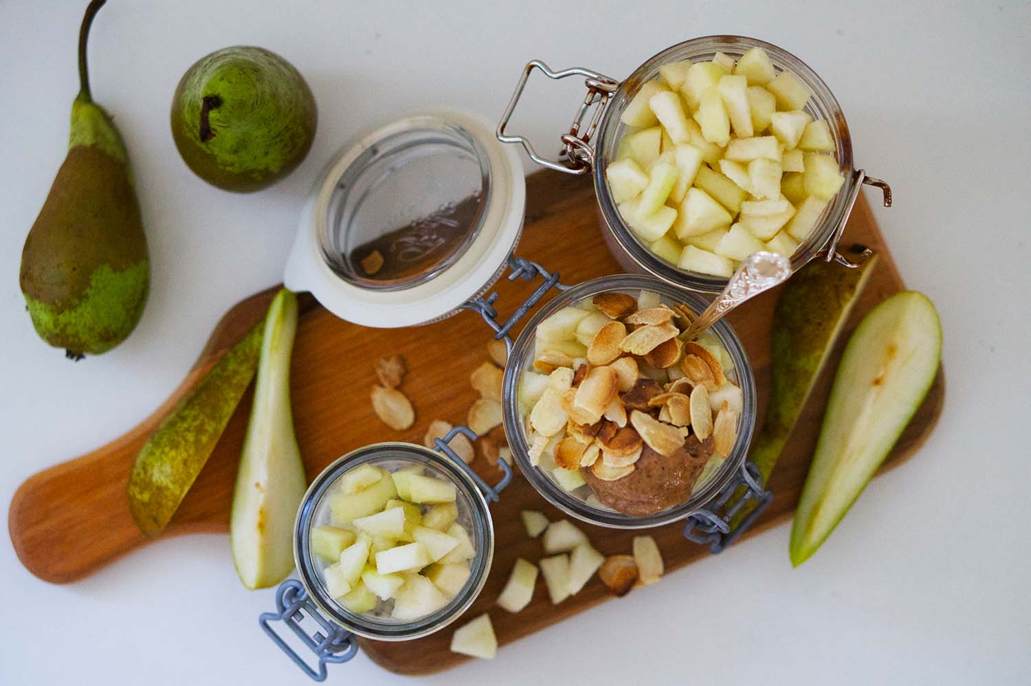 Chiapudding päron och mandel