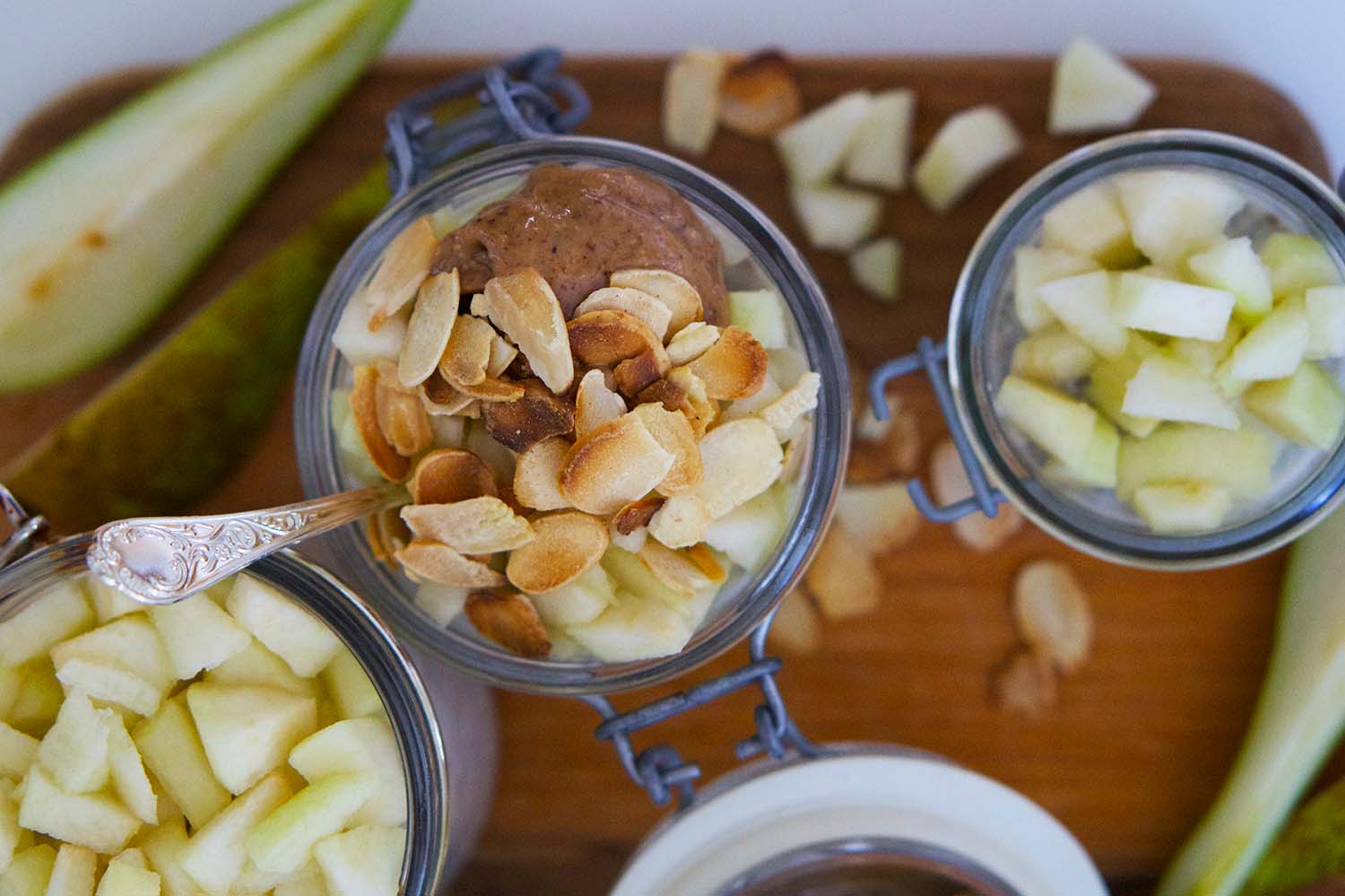 Chiapudding päron och mandel