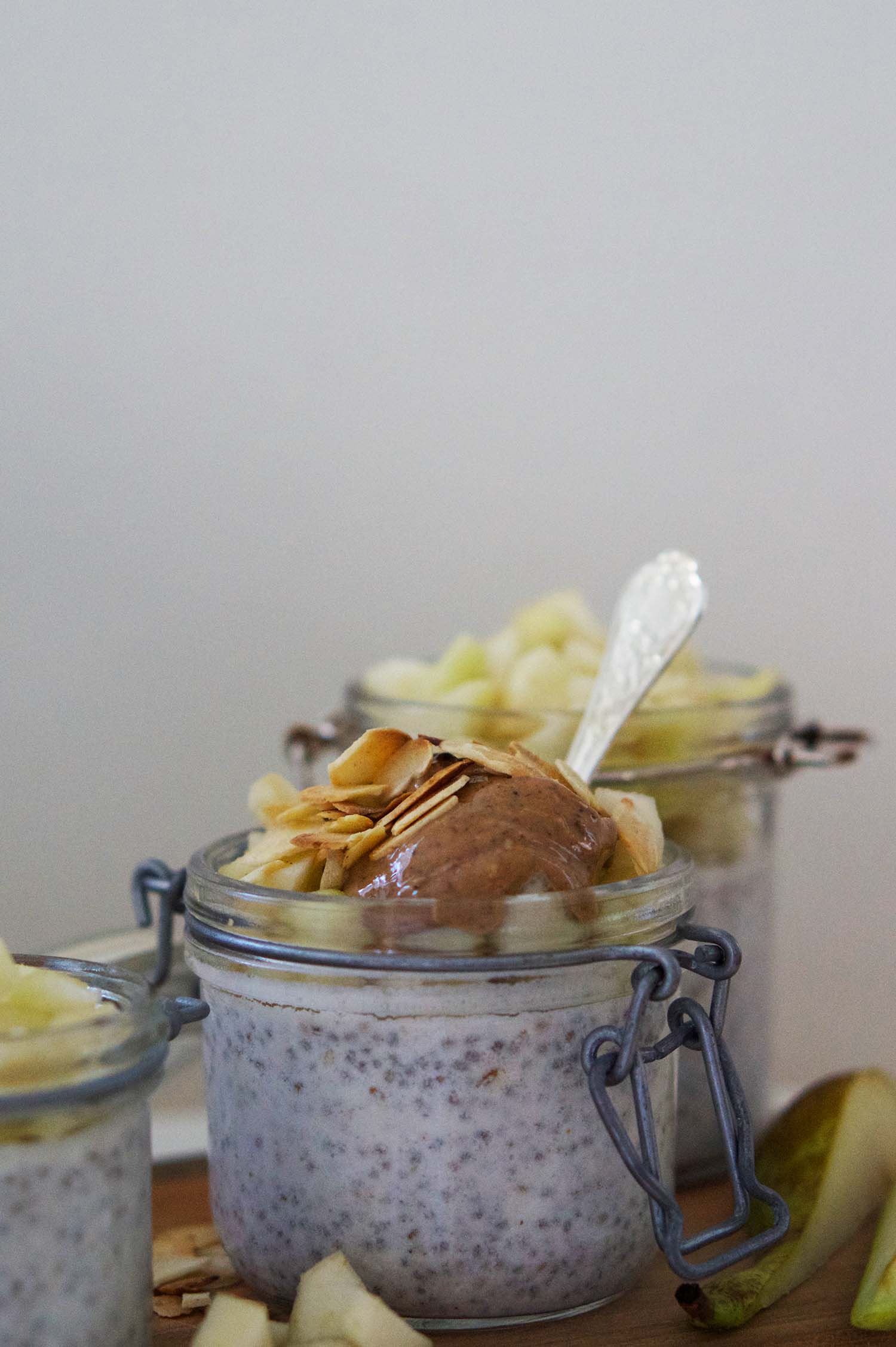 Chiapudding päron och mandel