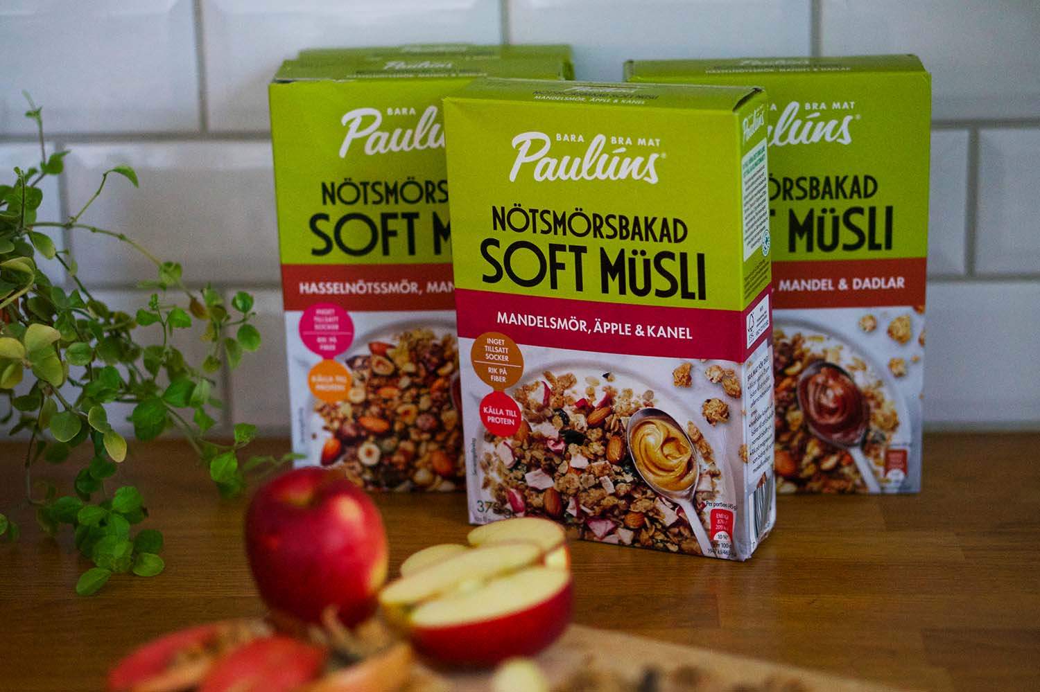 Nötsmörsbakad müsli på macka