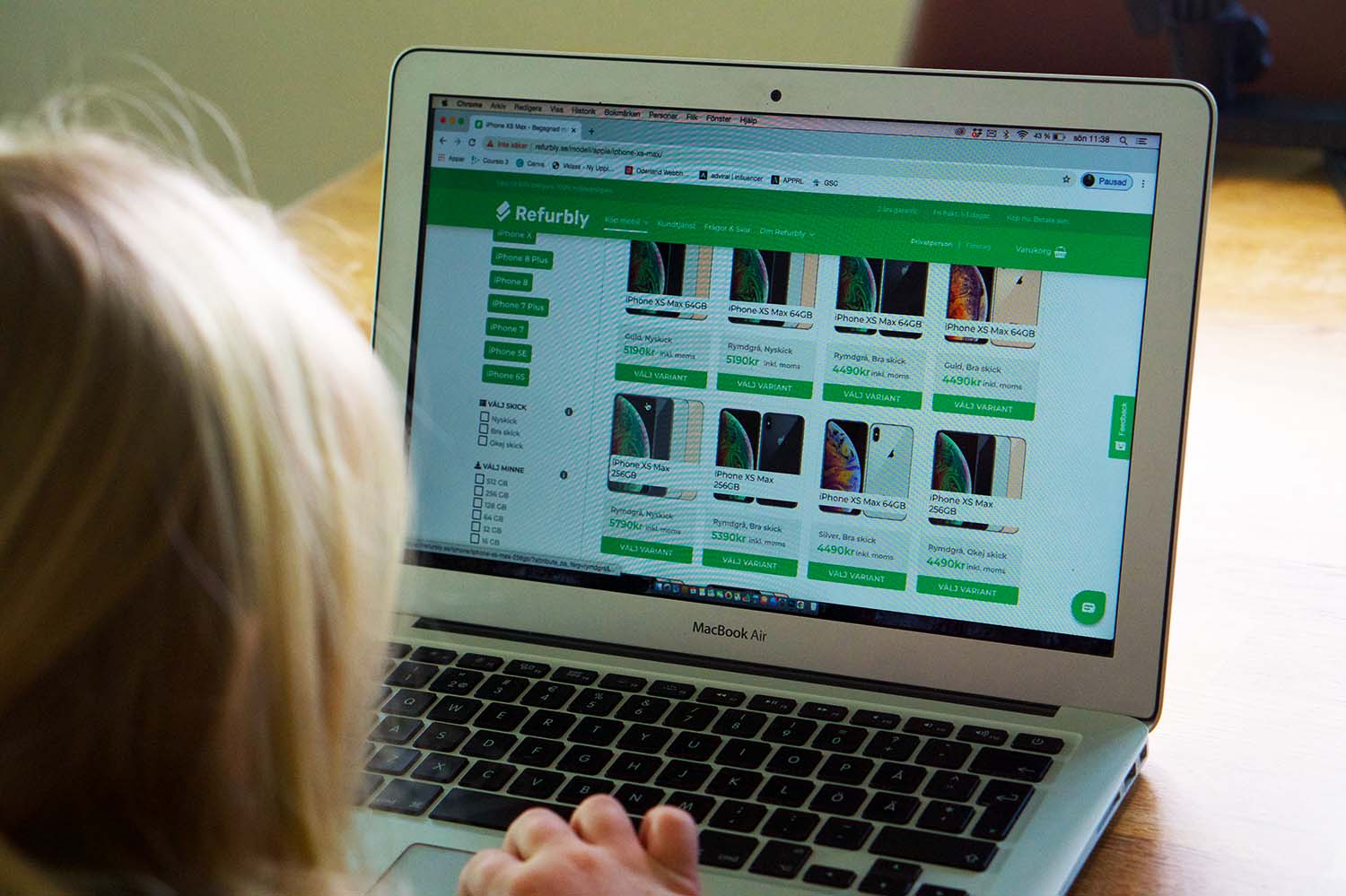 Barns första mobiltelefon från Refurbly