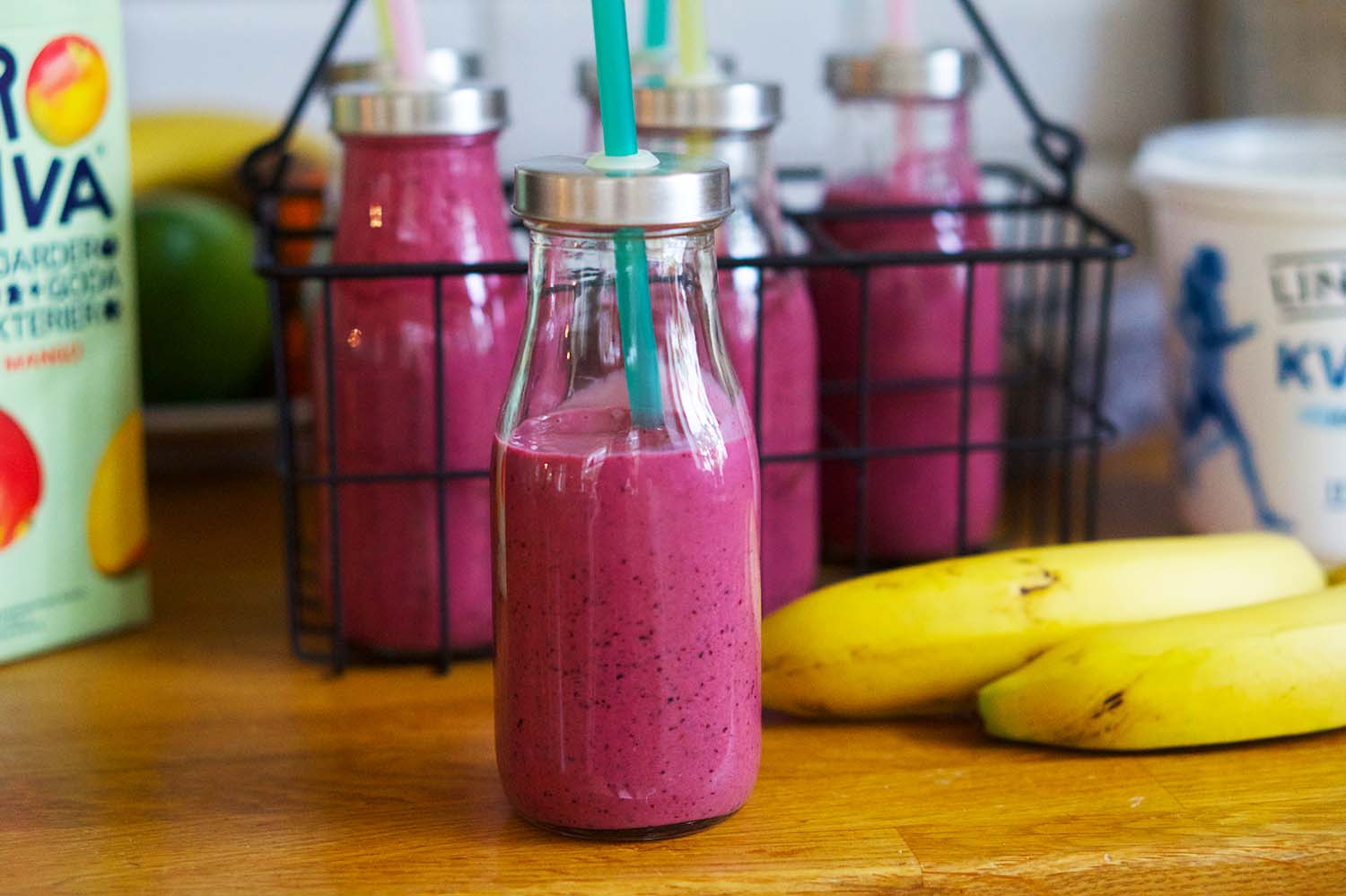 Smoothie med frysta bär och banan