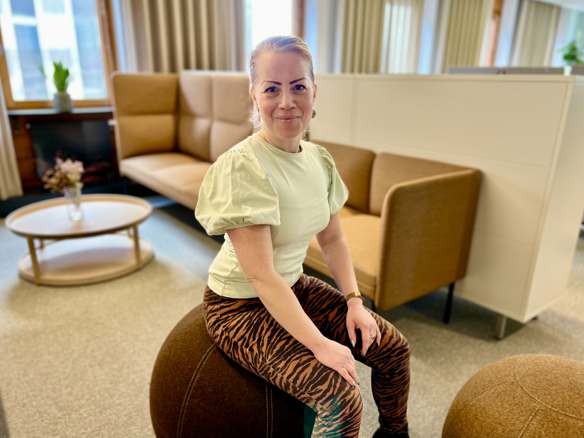 Stillasittande är lika hälsofarligt som rökning - Karin Axelsson