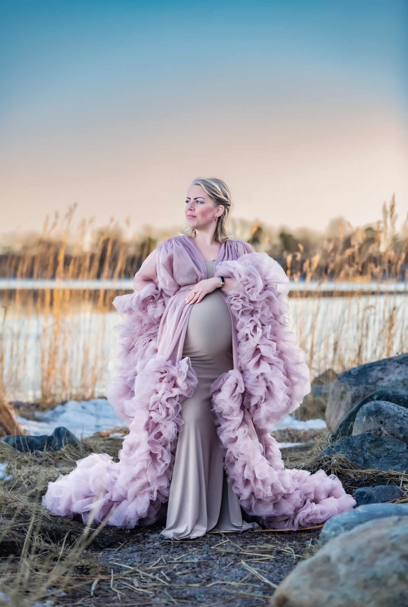 Foto på Karin Axelsson som gravid