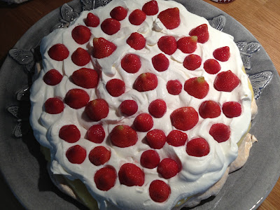 Pavlova-Tarta - Ett år äldre