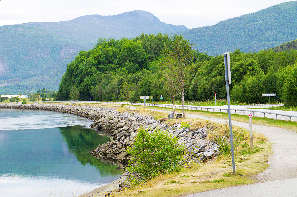 Morgonpromenad i Åndalsnes, Norge