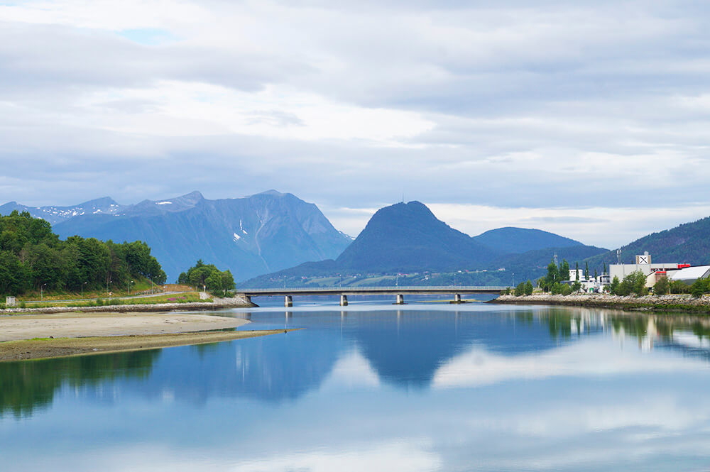 Morgonpromenad i Åndalsnes, Norge