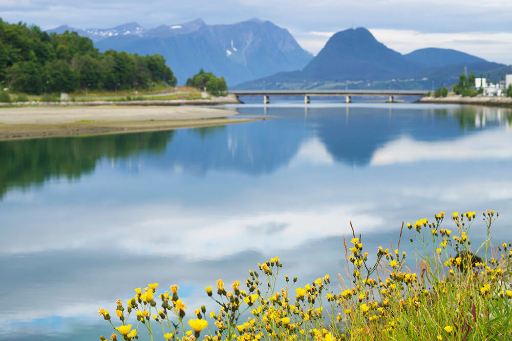 Morgonpromenad i Åndalsnes, Norge