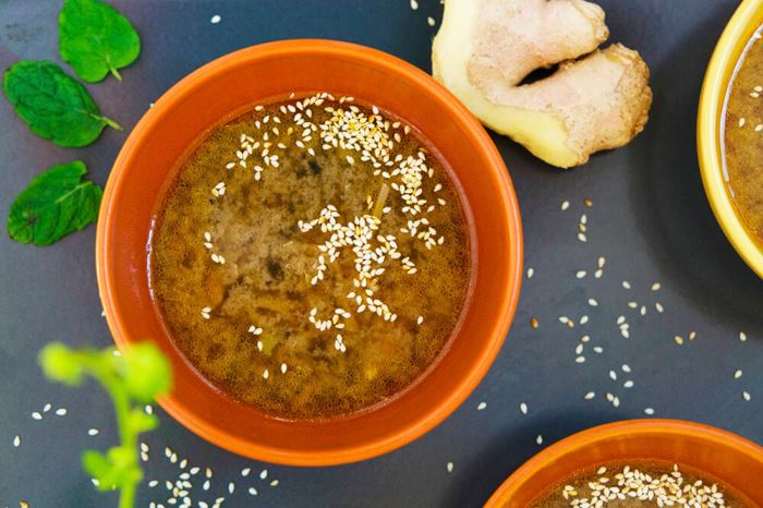 Asiatisk ramensoppa med kyckling och nudlar