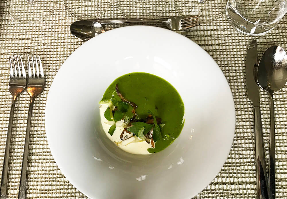 En finlunch med 4-rätters på Aveqia Stockholm