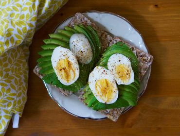 avokado-och-agg-smorgas-1