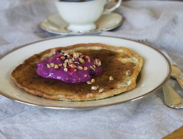 bananpannkaka-med-blabarskvarg-1-1