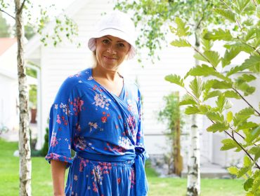 blommig-byxdress-indiska-i-tradgarden-1