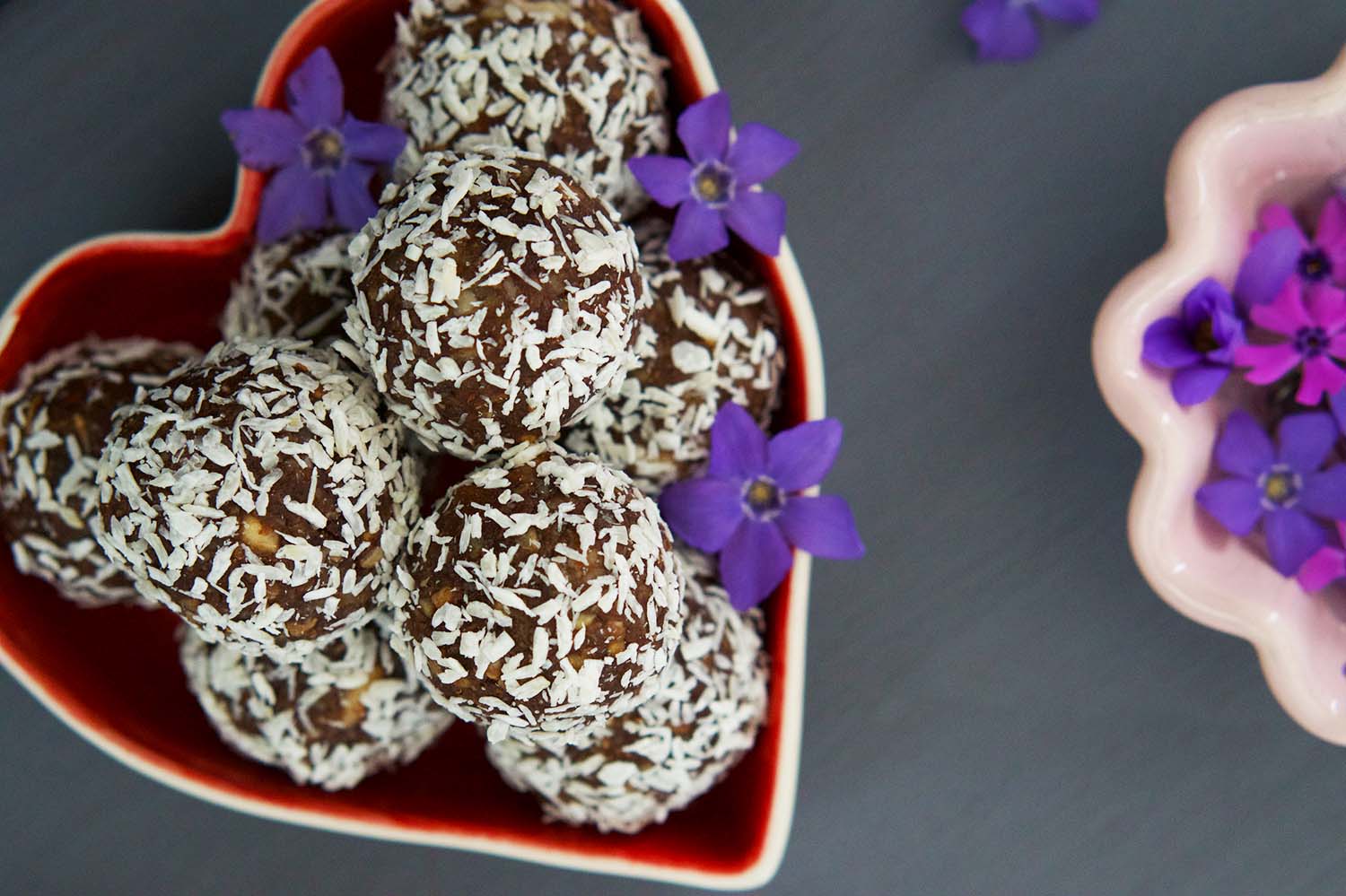 Choklad- och kardemummabollar recept