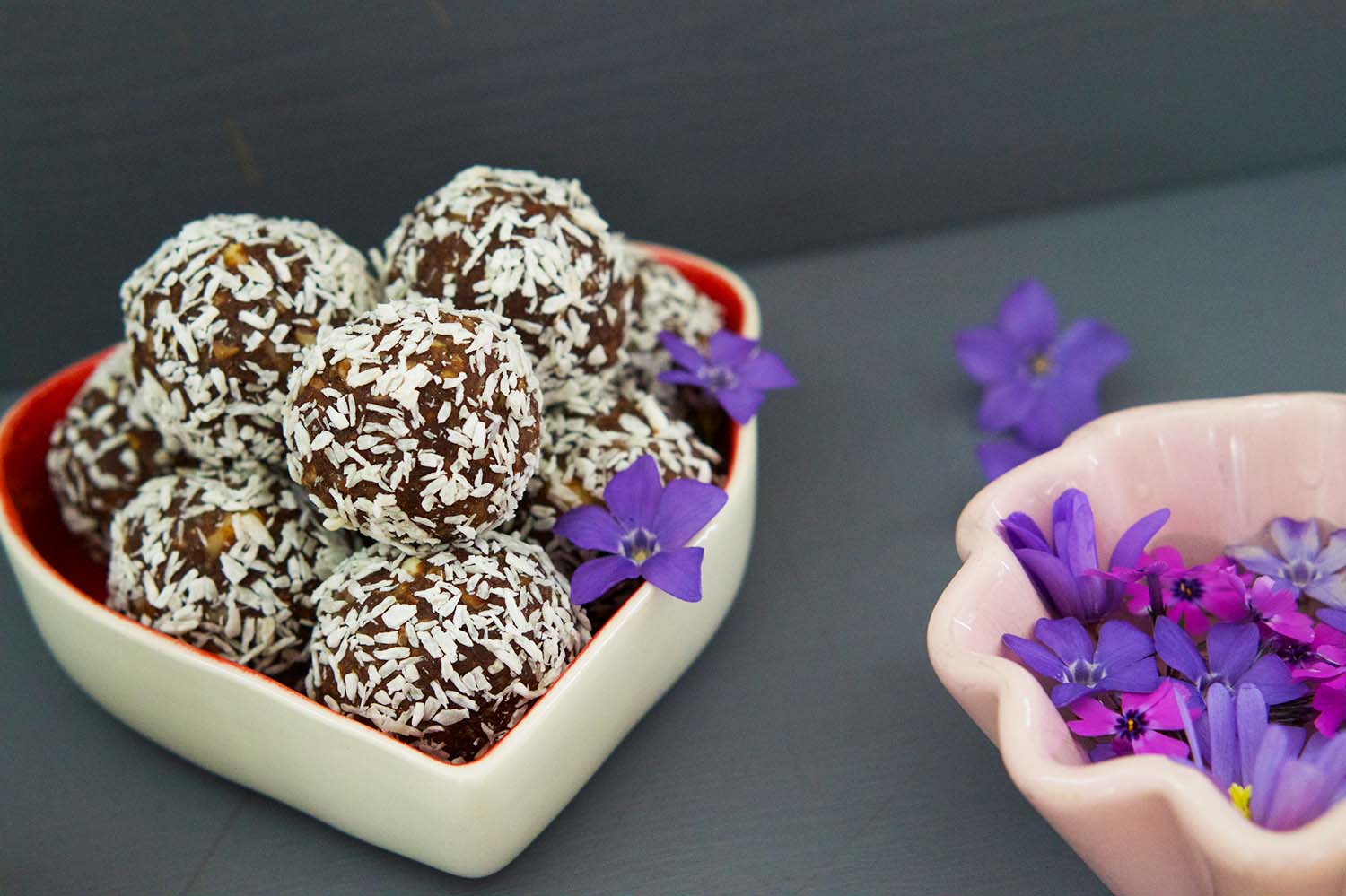 Choklad- och kardemummabollar recept