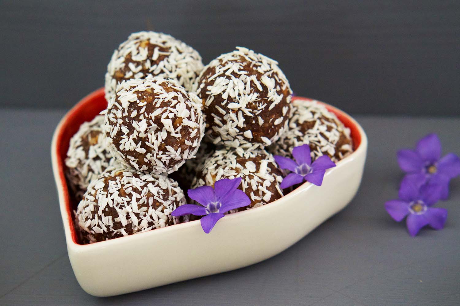 Choklad- och kardemummabollar recept