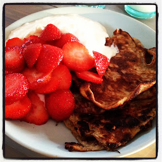 coltingpannkaka-med-jordgubbar-1 - En dag med sommarmat