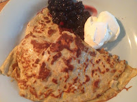 coltingpannkaka-med-smetana-och-blabar - Valios smetana