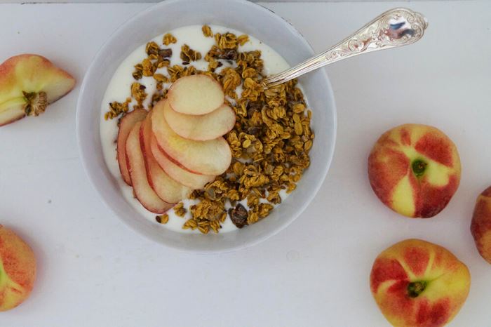 Donut platt persika med fil och granola